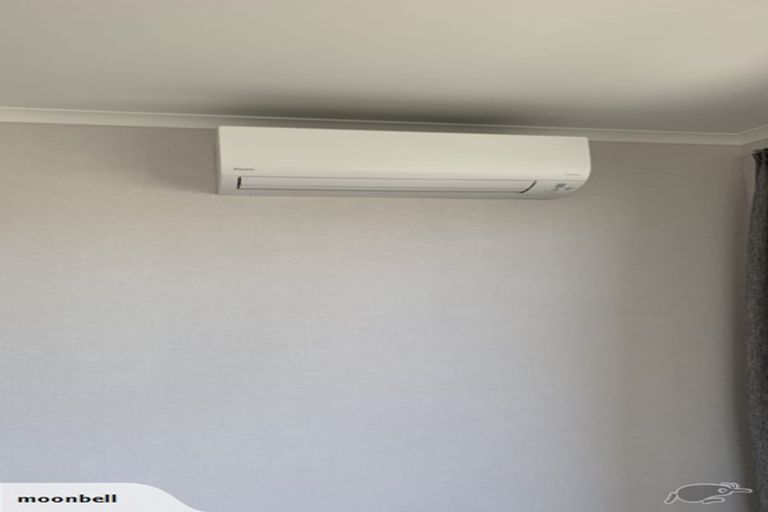 Photo of property in 3 Pakaraka Drive, Papakura, 2110