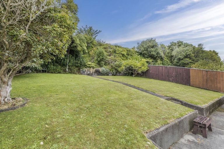 Photo of property in 57 Taylor Terrace, Tawa, Wellington, 5028