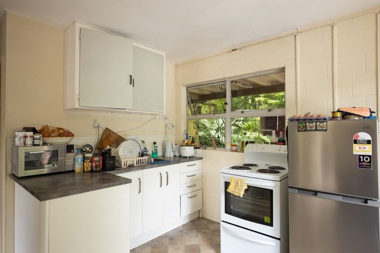 Photo of property in 235 Heta Road, Merrilands, New Plymouth, 4312