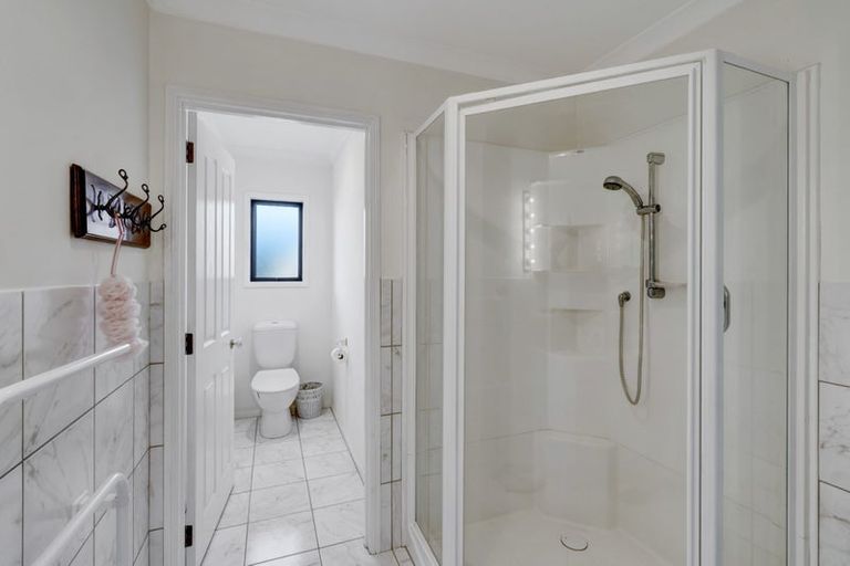 Photo of property in 3 Karina Road, Merrilands, New Plymouth, 4312