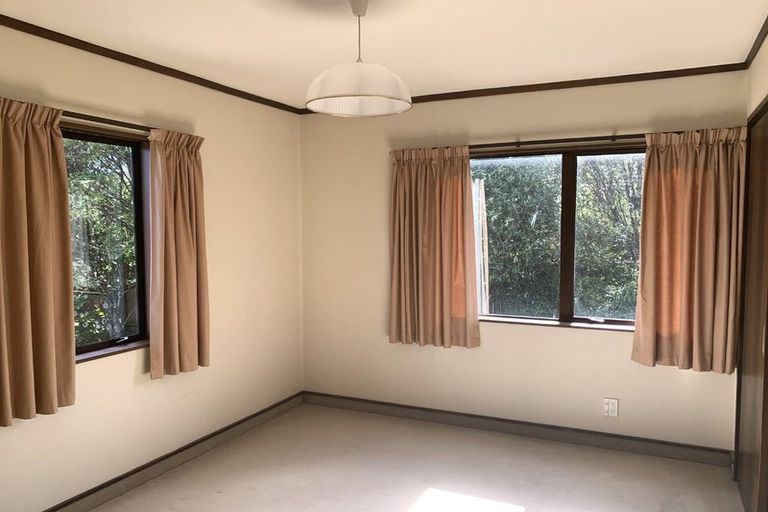 Photo of property in 3 Aintree Grove, Churton Park, Wellington, 6037