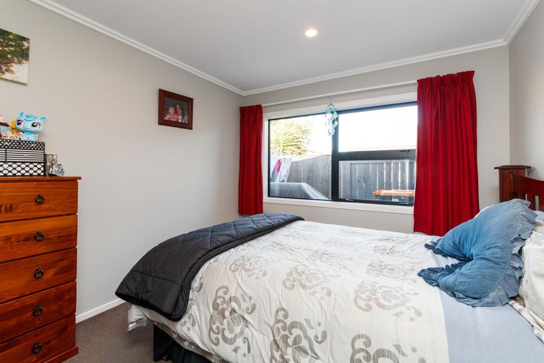 Photo of property in 1 Angelina Way, Kelvin Grove, Palmerston North, 4414