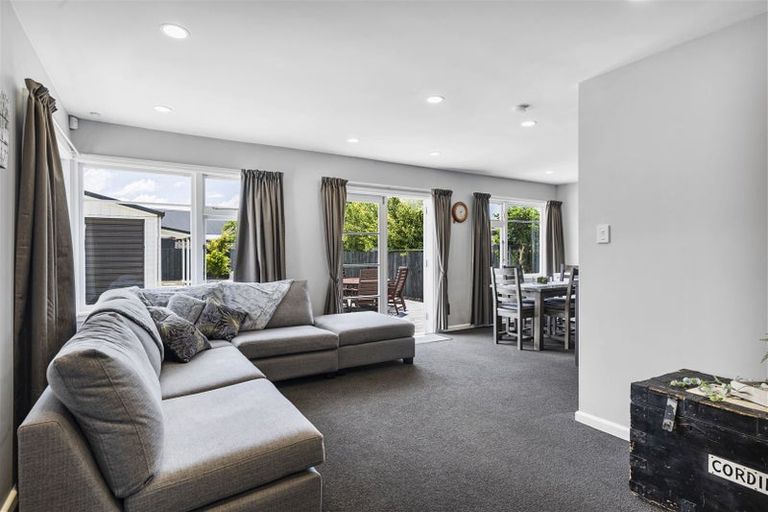 Photo of property in 8 Mappleton Avenue, Burnside, Christchurch, 8053