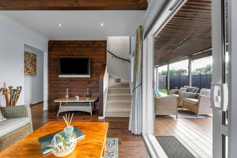 Photo of property in 5 Taihiki Road, Clarks Beach, 2122