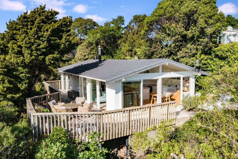 Photo of property in 53 Howard Road, Point Howard, Lower Hutt, 5013