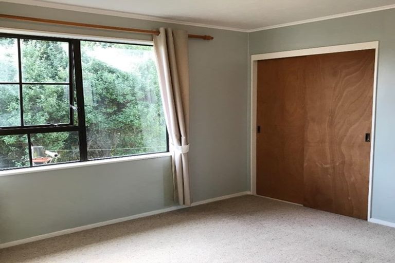 Photo of property in 30 Dominica Crescent, Grenada Village, Wellington, 6037