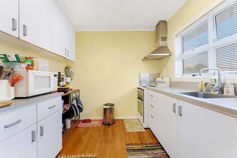 Photo of property in 27 Shortt Avenue, Mangere Bridge, Auckland, 2022