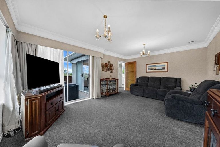 Photo of property in 3 Dundas Place, Henderson, Auckland, 0612