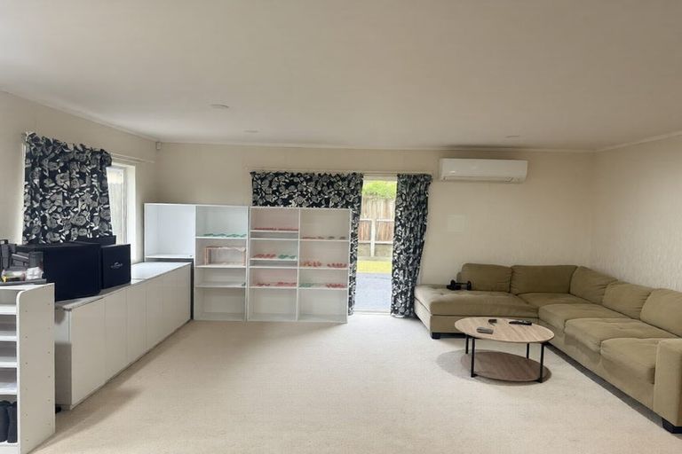 Photo of property in 3 Mellefont Close, East Tamaki Heights, Auckland, 2016