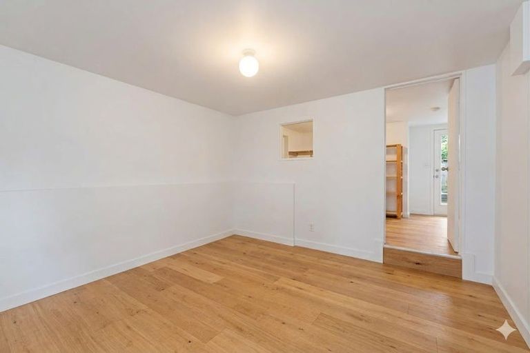 Photo of property in 1/11 Evelyn Place, Hillcrest, Auckland, 0627