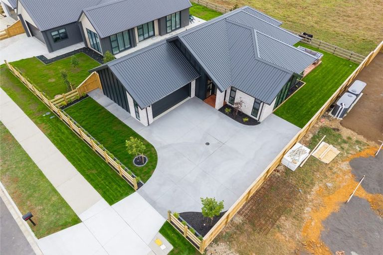 Photo of property in 4 Nau Mai Road, Clevedon, 2582