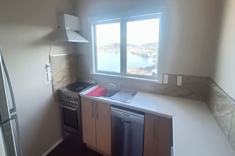 Photo of property in 120 Nicholson Road, Khandallah, Wellington, 6035