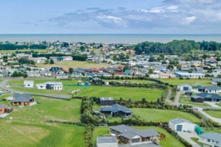 Photo of property in 12 Lakeview Drive, Foxton Beach, Foxton, 4815