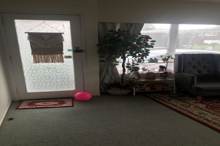 Photo of property in 1/50 Evelyn Place, Hillcrest, Auckland, 0627