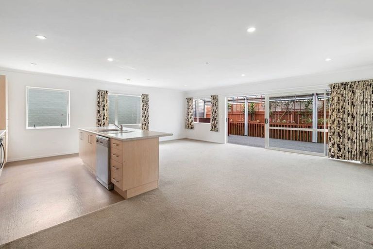 Photo of property in 11 Poaka Avenue, Takanini, 2112