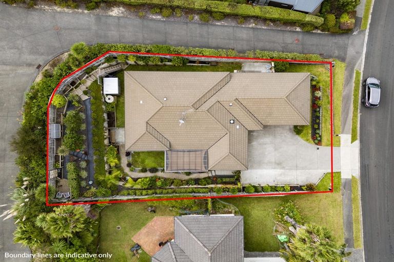 Photo of property in 15 Waldorf Crescent, Orewa, 0931