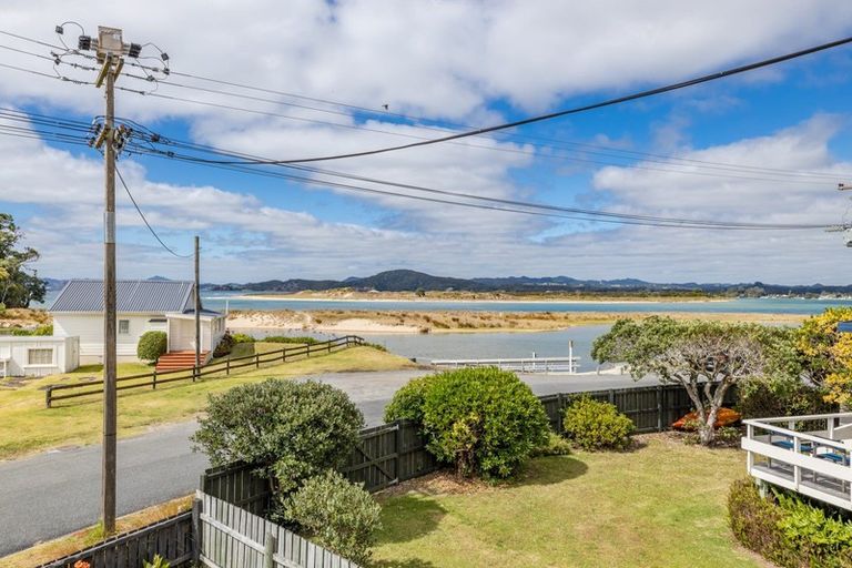 Photo of property in 35 Te Maika Road, Ngunguru, Whangarei, 0173