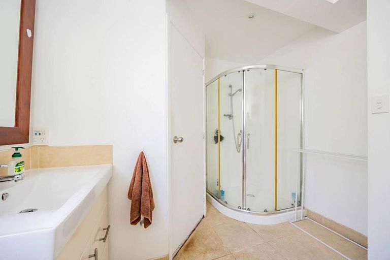 Photo of property in 9 Blacks Road, Greenhithe, Auckland, 0632