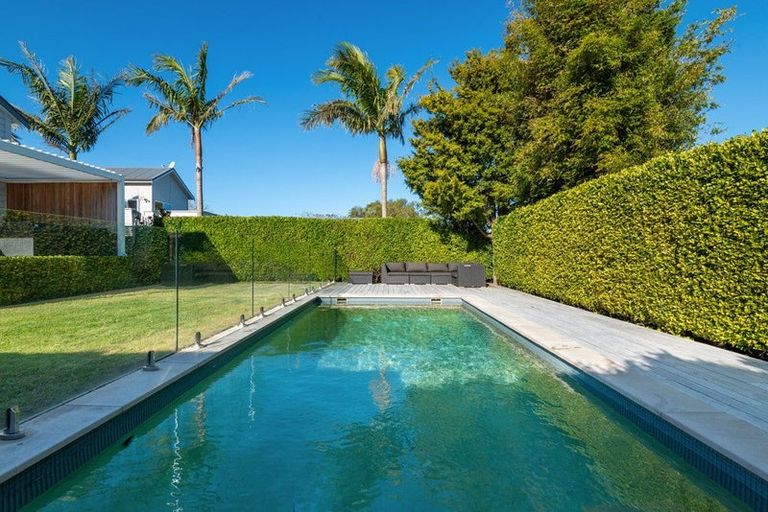 Photo of property in 9 Coronation Street, Belmont, Auckland, 0622