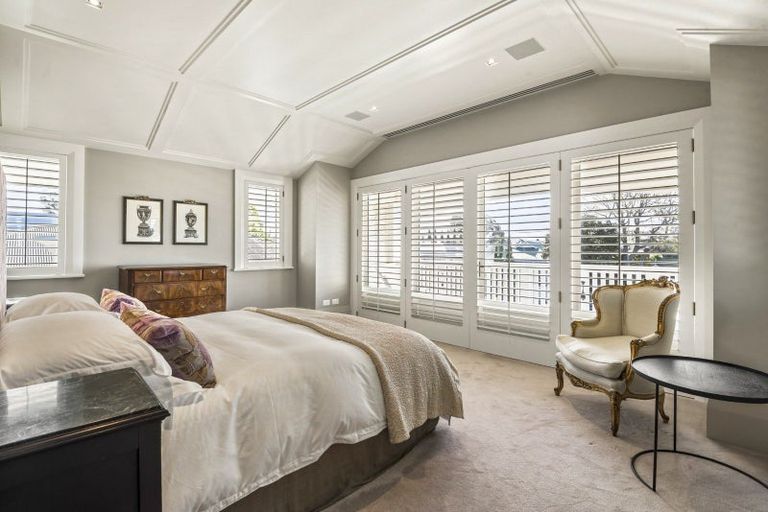 Photo of property in 21 Stanley Point Road, Stanley Point, Auckland, 0624