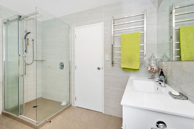 Photo of property in 32b Barberton Terrace, Red Hill, Papakura, 2110