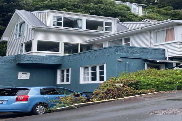 Photo of property in 39 Onslow Road, Khandallah, Wellington, 6035