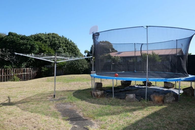 Photo of property in 8 Olive Terrace, Paraparaumu Beach, Paraparaumu, 5032