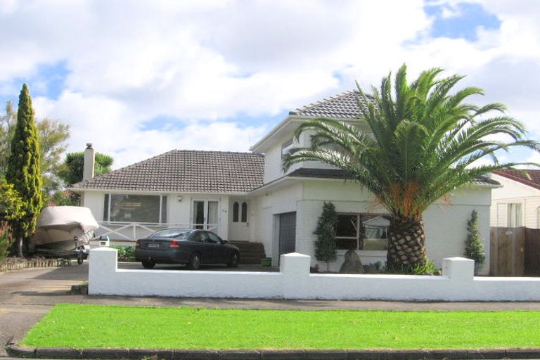 Photo of property in 10 Tamaki Bay Drive, Pakuranga, Auckland, 2010