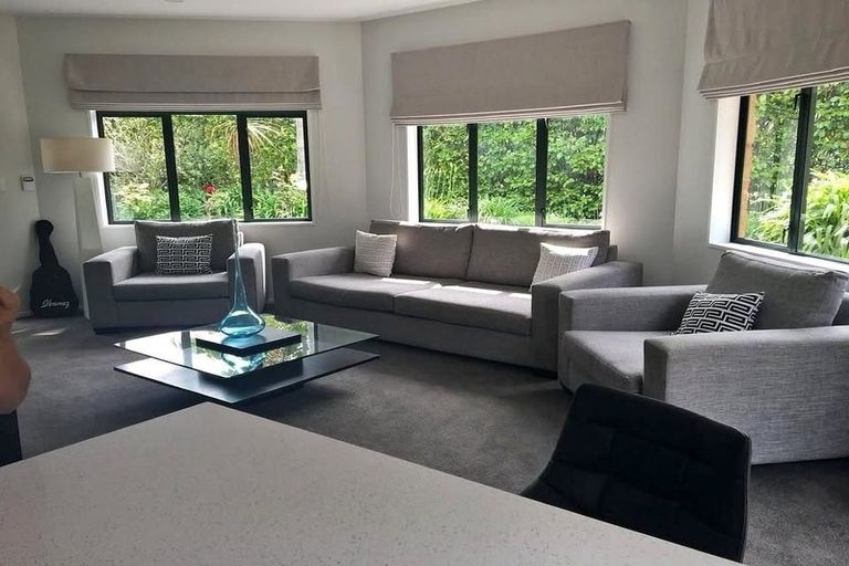 Photo of property in 92a Ranfurly Road, Alfriston, Auckland, 2105