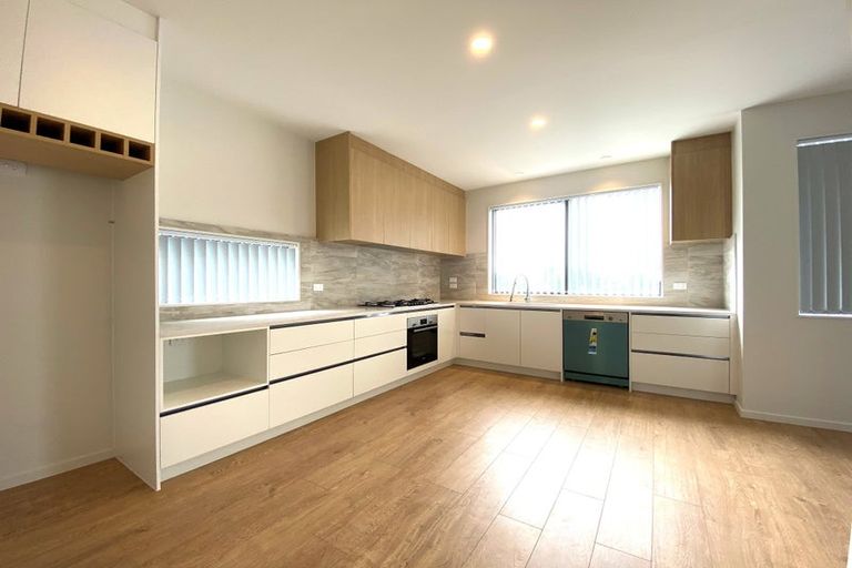 Photo of property in 6c Tiroroa Avenue, Te Atatu South, Auckland, 0610