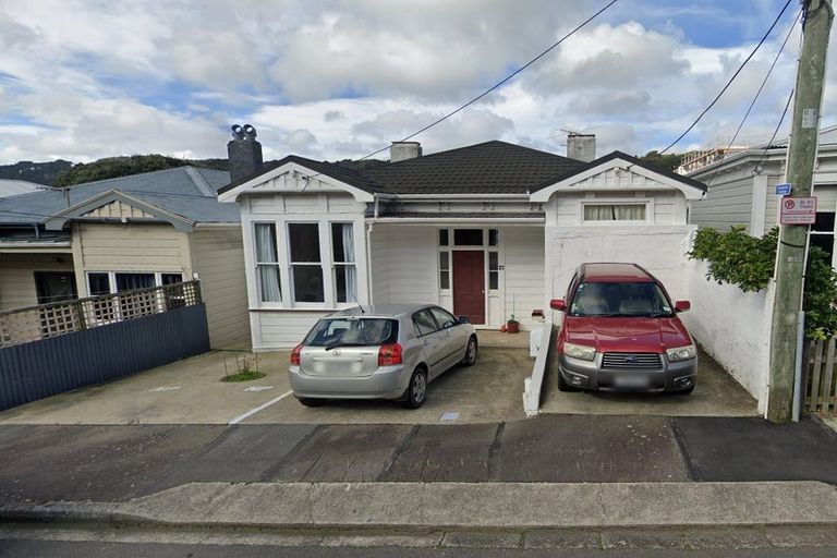 Photo of property in 27 Myrtle Crescent, Mount Cook, Wellington, 6021