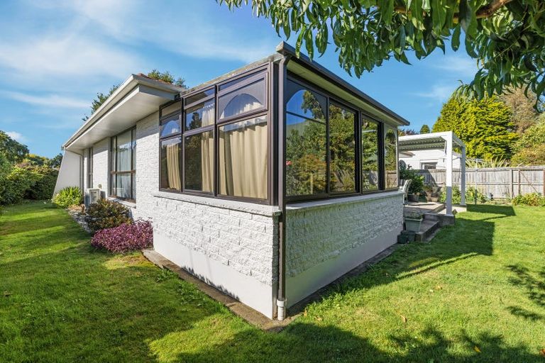 Photo of property in 15 Resolution Place, Bryndwr, Christchurch, 8053