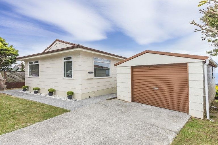 Photo of property in 11 Orchy Crescent, Southgate, Wellington, 6023