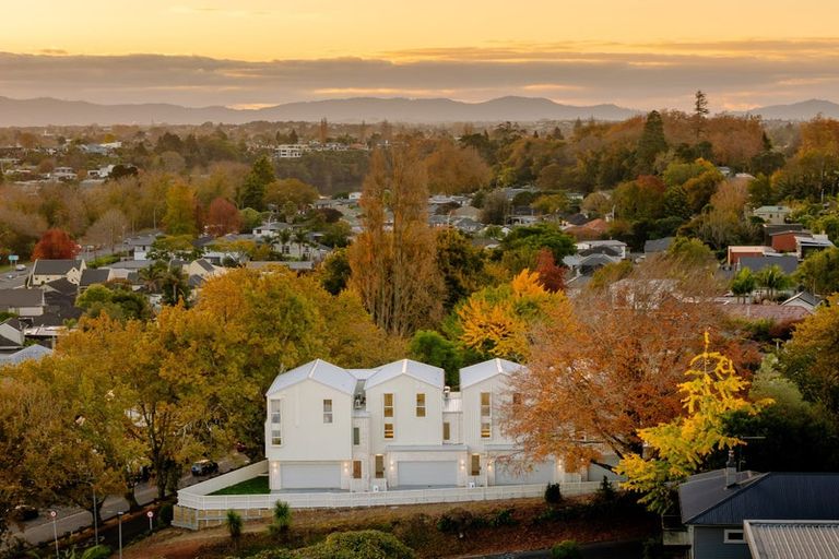 Photo of property in 4/2 Woodstock Road, Fairfield, Hamilton, 3214