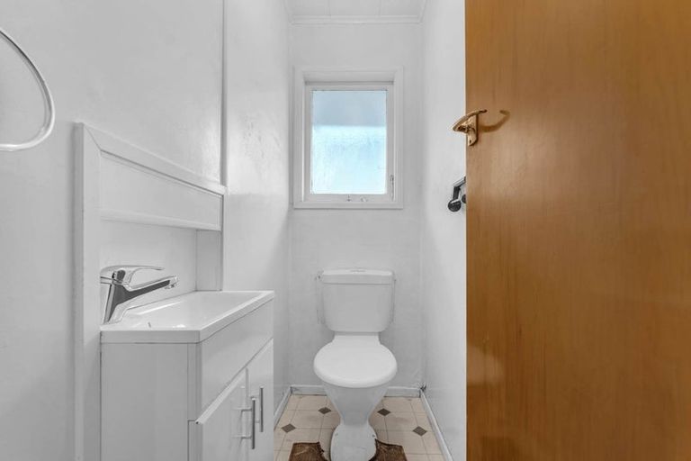 Photo of property in 55 Larne Avenue, Pakuranga Heights, Auckland, 2010