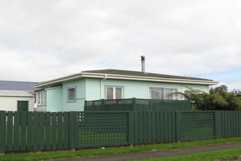 Photo of property in 93 Broadway, Waitara, 4320