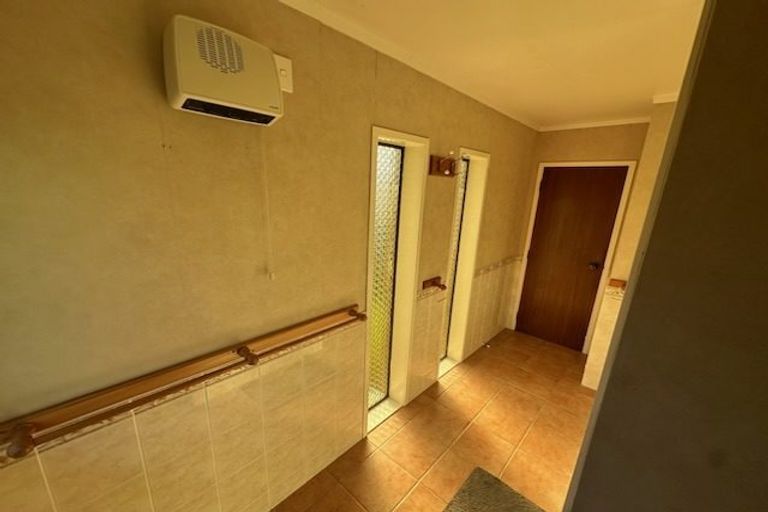 Photo of property in 2 Grammar School Road, Pakuranga, Auckland, 2010