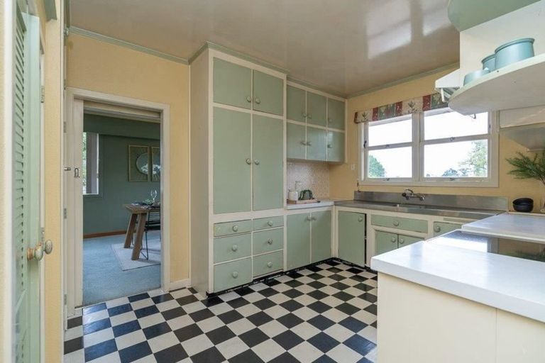 Photo of property in 35 Forest Lake Road, Forest Lake, Hamilton, 3200