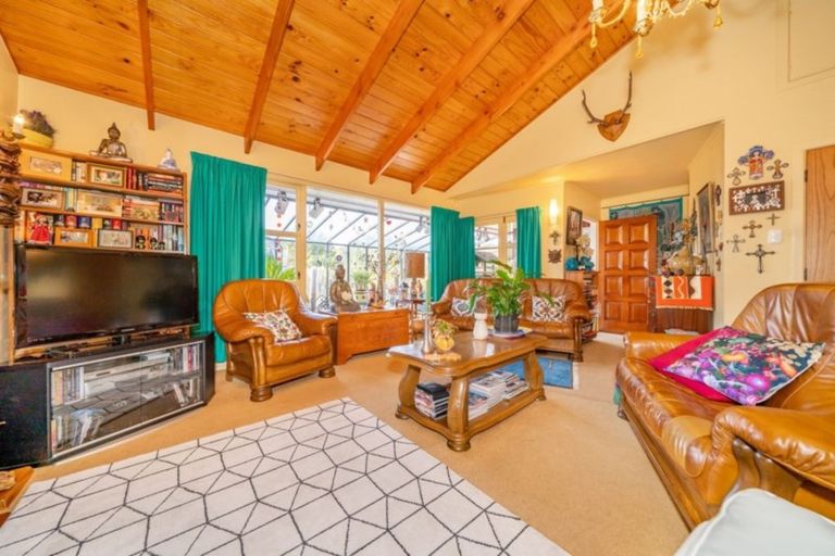 Photo of property in 10 Avro Road, Blue Mountains, Upper Hutt, 5371