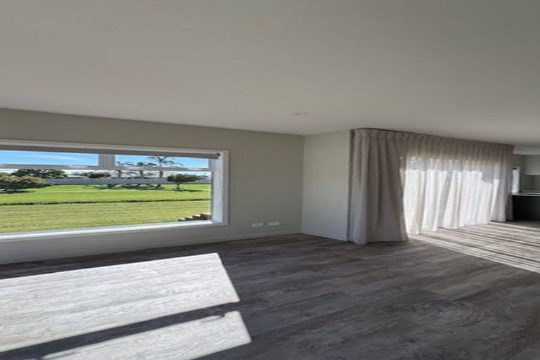 Photo of property in 32 West Place, Greenmeadows, Napier, 4112