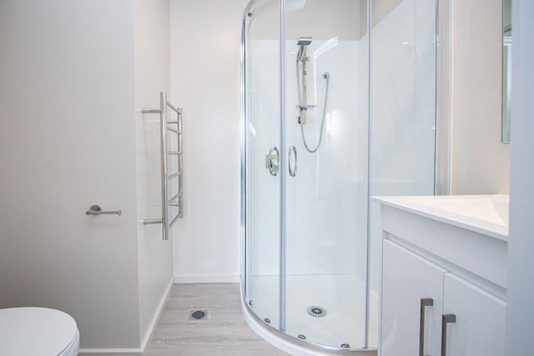 Photo of property in 2/1 Splitt Avenue, Glenview, Hamilton, 3206