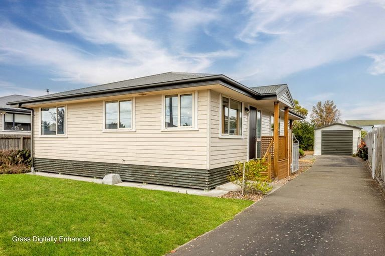 Photo of property in 24 Shortland Street, Wainoni, Christchurch, 8061