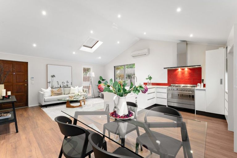 Photo of property in 2/17 Fernwood Grove, Bayview, Auckland, 0629