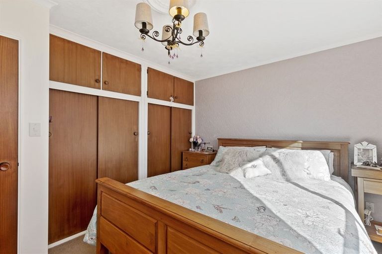 Photo of property in 2/135 Sawyers Arms Road, Northcote, Christchurch, 8052