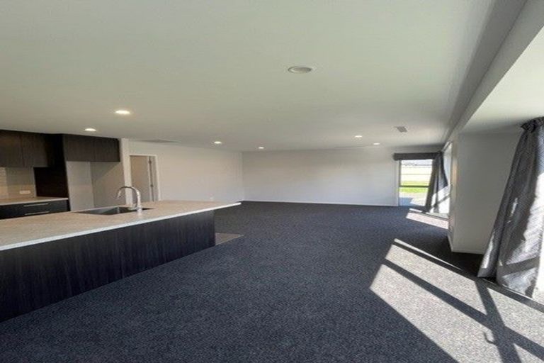 Photo of property in 28 Te Kanawa Lane, Rolleston, 7615