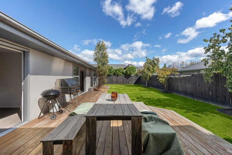 Photo of property in 5 Nerin Square, Lake Hayes, Queenstown, 9304