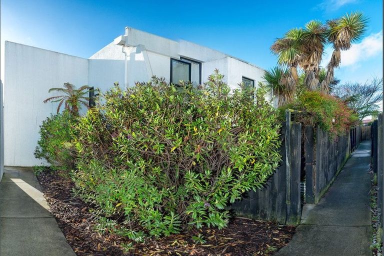 Photo of property in 2/88 Antigua Street, Addington, Christchurch, 8024