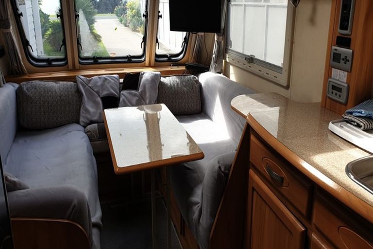 Photo of property in 2/249 One Tree Point Road, One Tree Point, 0118