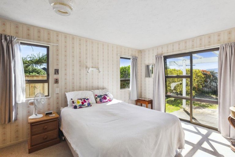 Photo of property in 87 Golf Road, Paraparaumu Beach, Paraparaumu, 5032