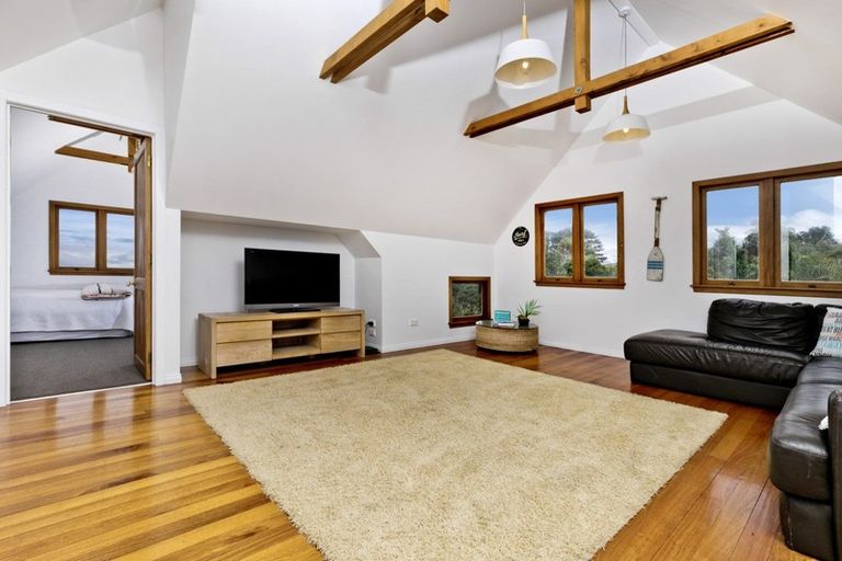 Photo of property in 563 Oaia Road, Muriwai, Waimauku, 0881